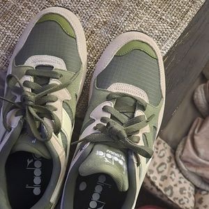 Diadora Green and Tan Sneakers Lightweight Mesh Design